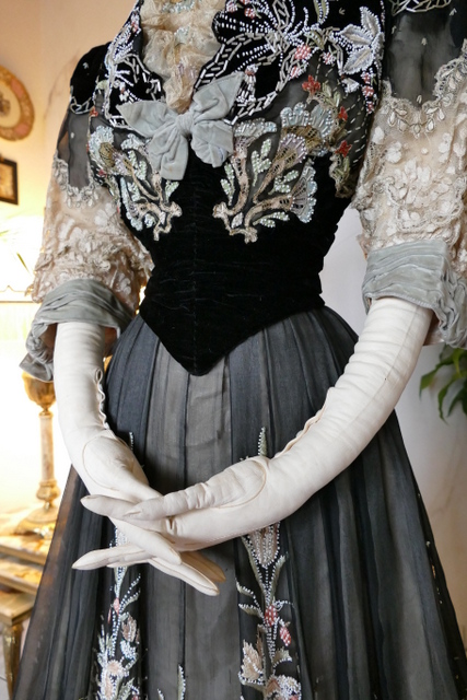 12 antique Gustave Beer gown 1906