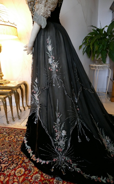 31 antique Gustave Beer gown 1906