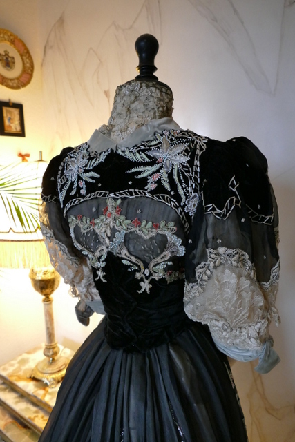 38 antique Gustave Beer gown 1906