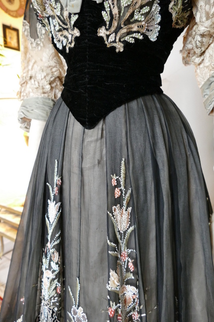 8 antique Gustave Beer gown 1906