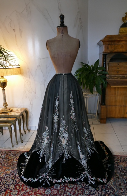 90 antique Gustave Beer gown 1906