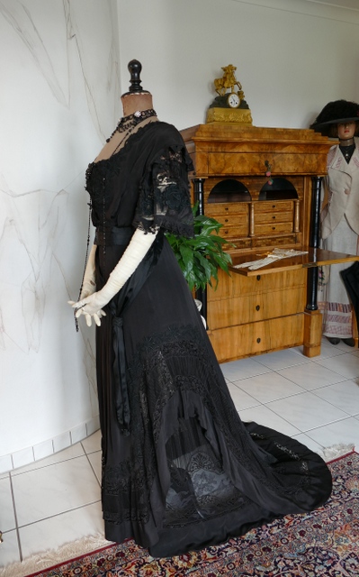 17 antique Drecoll dress 1906