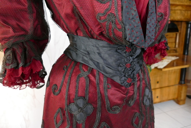 18 antique dinner dress Silkehuset 1906