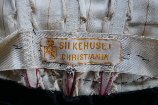 1 antique dinner dress Silkehuset 1906