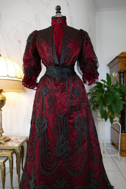 21 antique dinner dress Silkehuset 1906