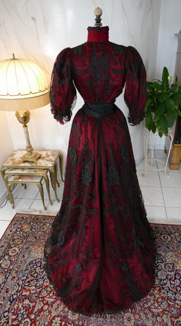 29 antique dinner dress Silkehuset 1906