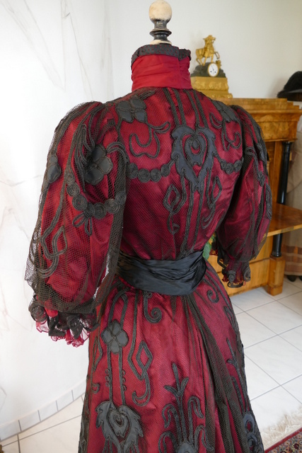 36 antique dinner dress Silkehuset 1906