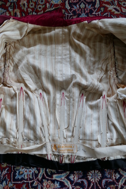 47 antique dinner dress Silkehuset 1906