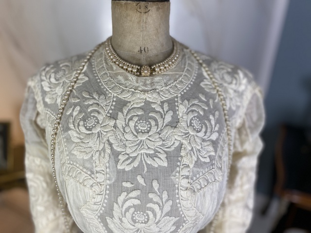 1 antique lingerie dress 1908