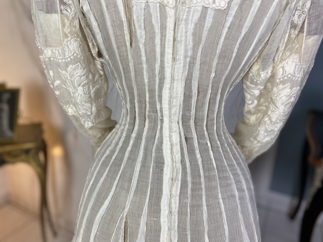 17 antique lingerie dress 1908