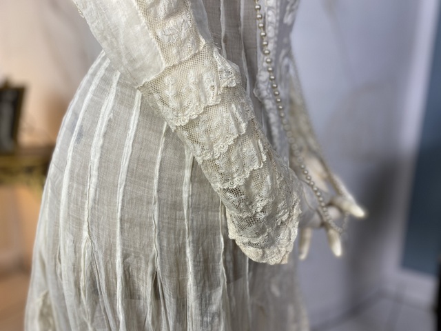 19 antique lingerie dress 1908