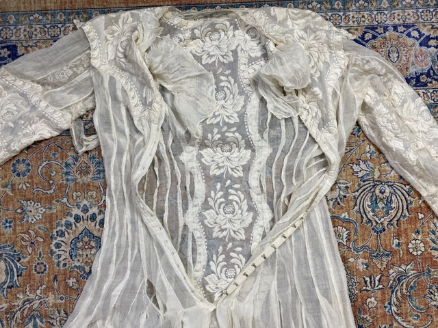 26 antique lingerie dress 1908
