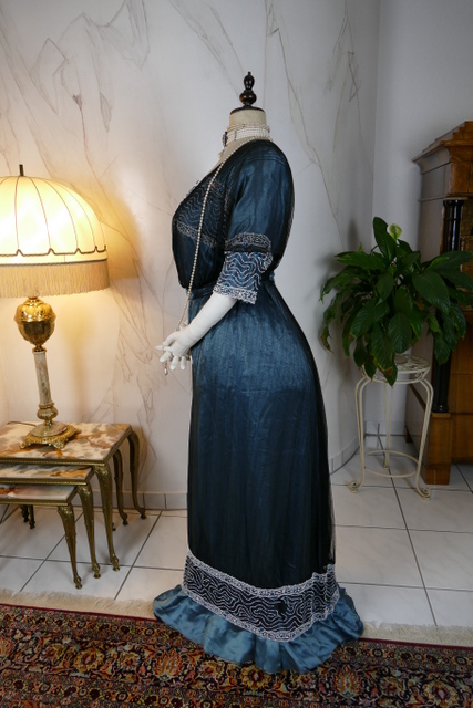 17 antique society dress Kayser 1908
