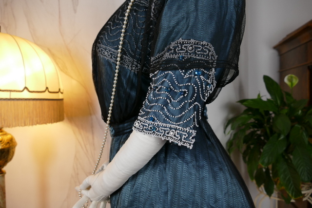 19 antique society dress Kayser 1908