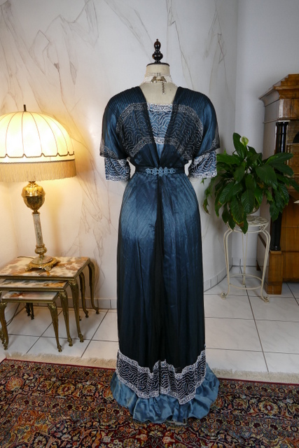 23 antique society dress Kayser 1908