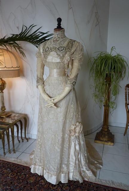 antikes Hochzeitskleid 1908