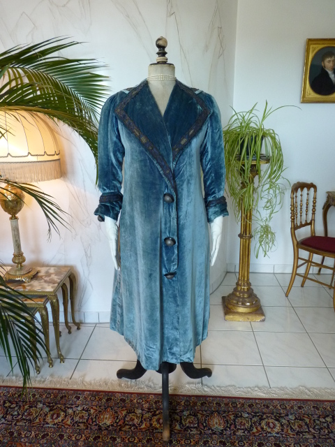 30 antique walking Suit Worth 1908
