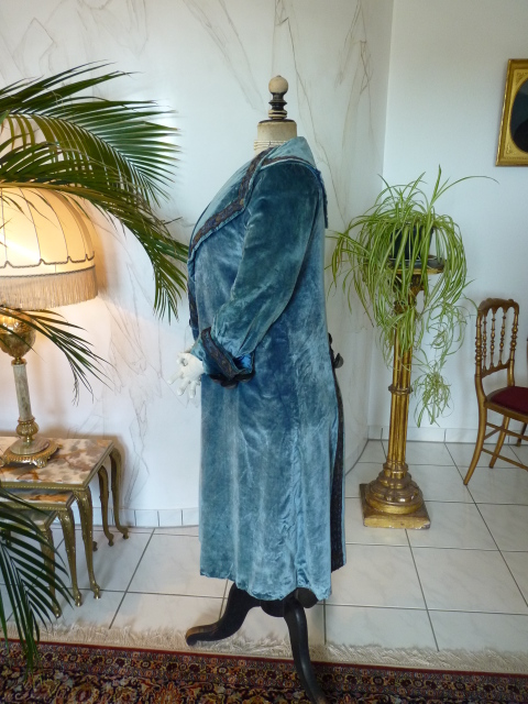 43 antique walking Suit Worth 1908