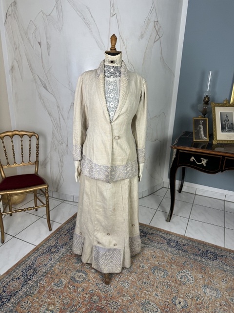 2 antique walking dress 1909
