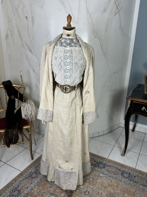 20 antique walking dress 1909