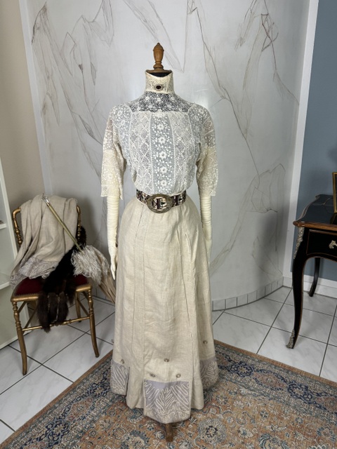 22 antique walking dress 1909