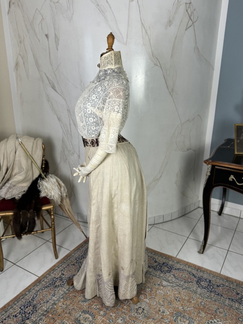 24b antique walking dress 1909