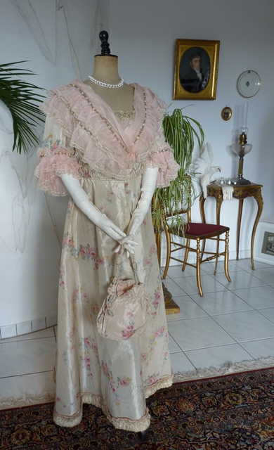 16 antique dress 1909