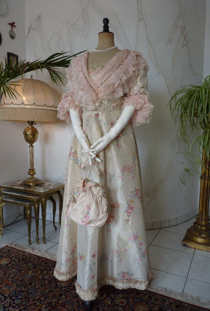 20 antique dress 1909