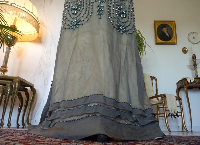 18 antique dress 1908