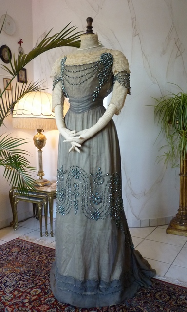 20 antique dress 1908