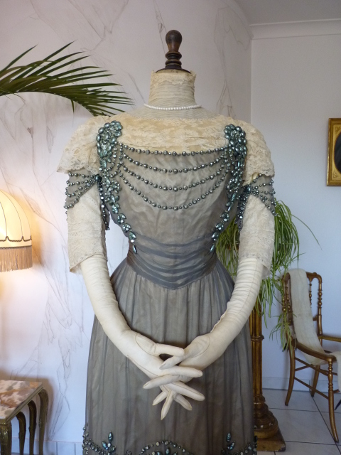 3c antique dress 1908