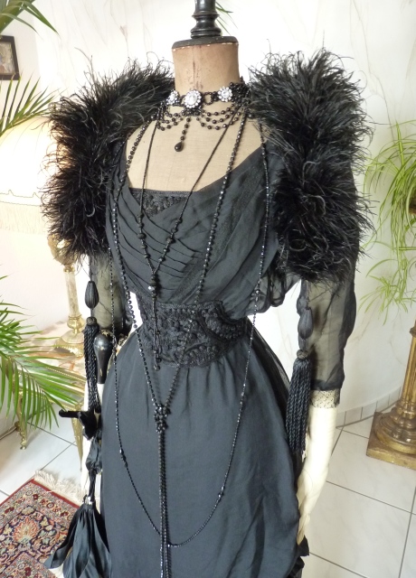 10 antique evening gown 1909