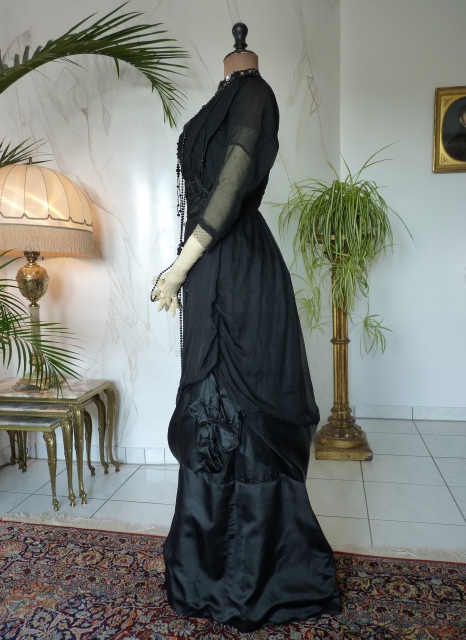 15 antique evening gown 1909