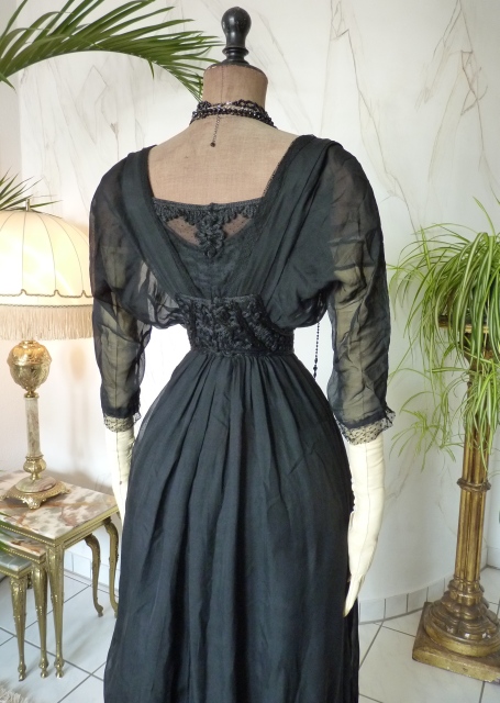 22 antikes Abendkleid 1909