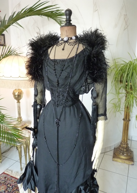 3 antique evening gown 1909