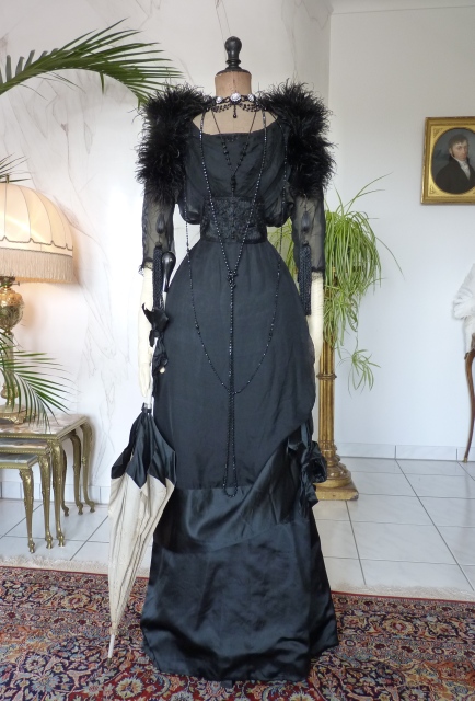 8 antique evening gown 1909