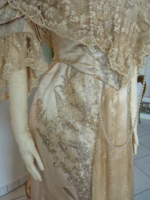 12 antique evening gown Worth 1910