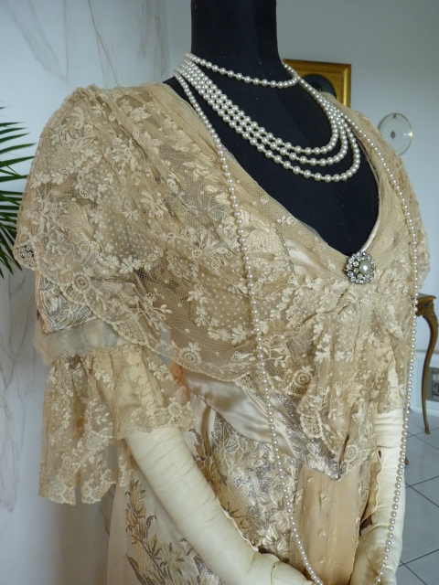 15 antique evening gown Worth 1910