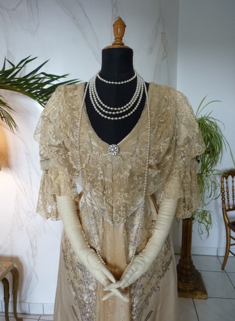 3 antique evening gown Worth 1910