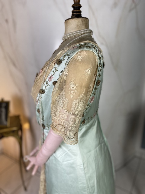 14 antique reception gown.1912