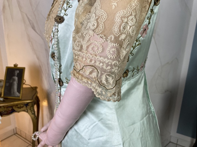 15 antique reception gown.1912