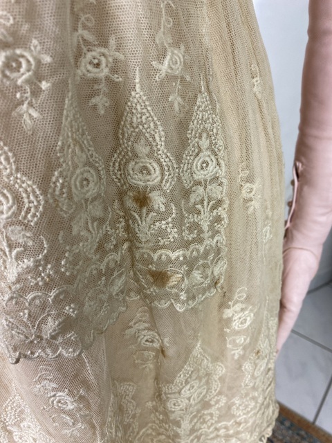 202 antique reception gown.1912