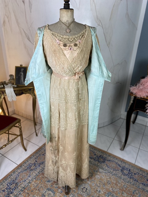 25 antique reception gown.1912