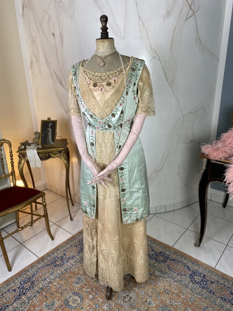 3 antique reception gown.1912