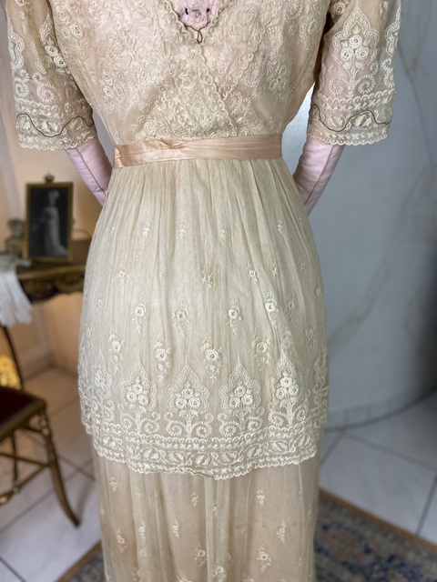 35 antique reception gown.1912