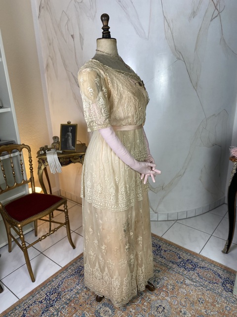 36 antique reception gown.1912