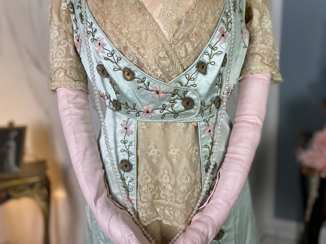 8 antique reception gown.1912