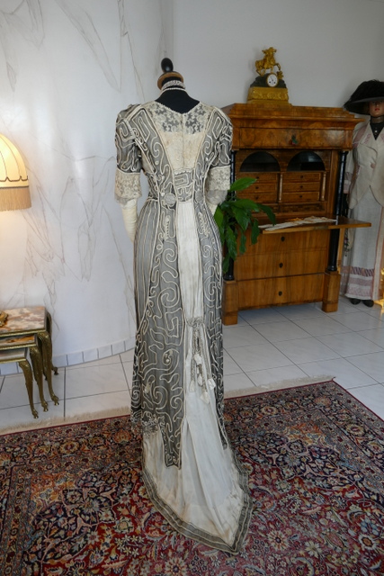 21 antique evening gown 1912