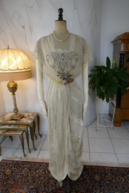 16 antique evening dress Altmann 2012