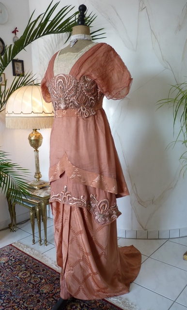 19 antique evening gown 1912
